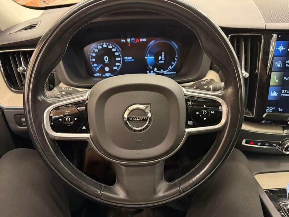 VOLVO XC60 2020