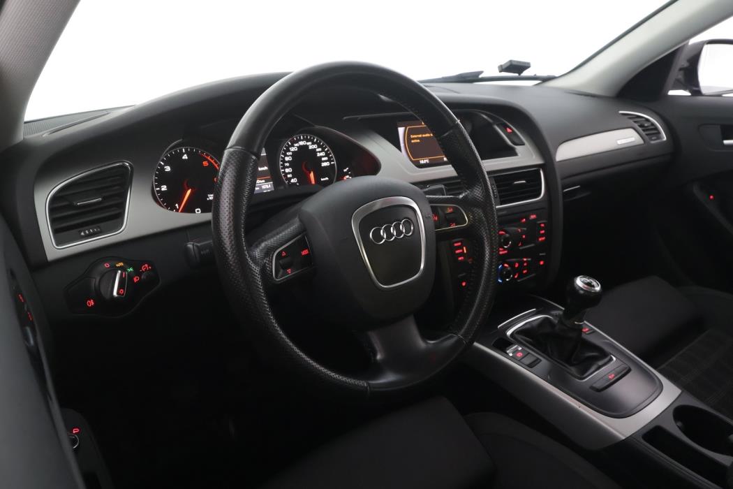 AUDI A4 2011