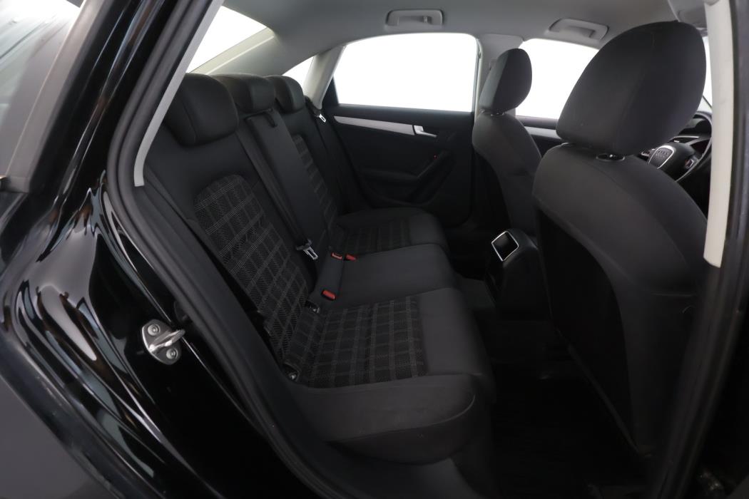AUDI A4 2011