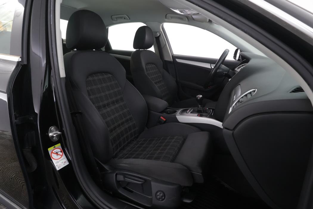 AUDI A4 2011