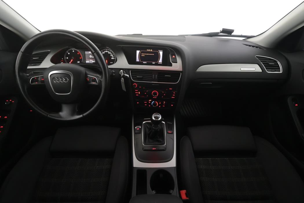 AUDI A4 2011