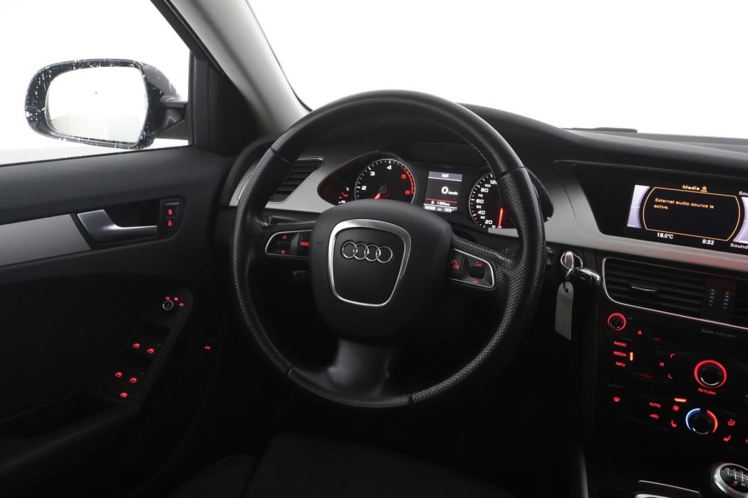 AUDI A4 2011