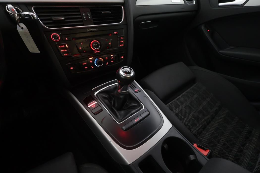 AUDI A4 2011