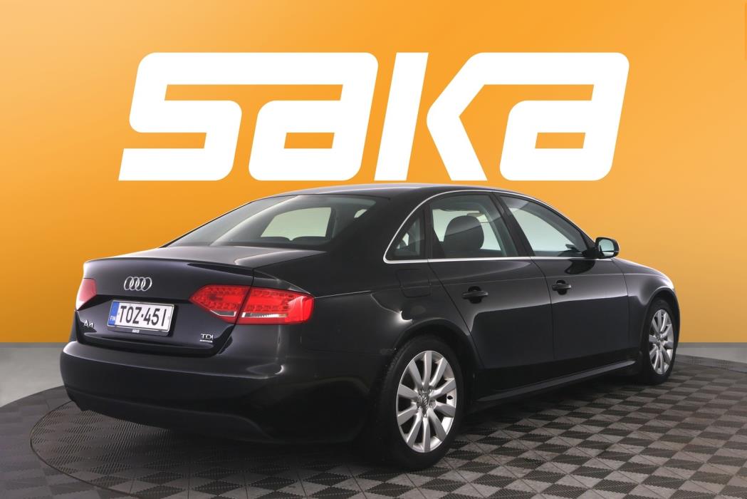 AUDI A4 2011