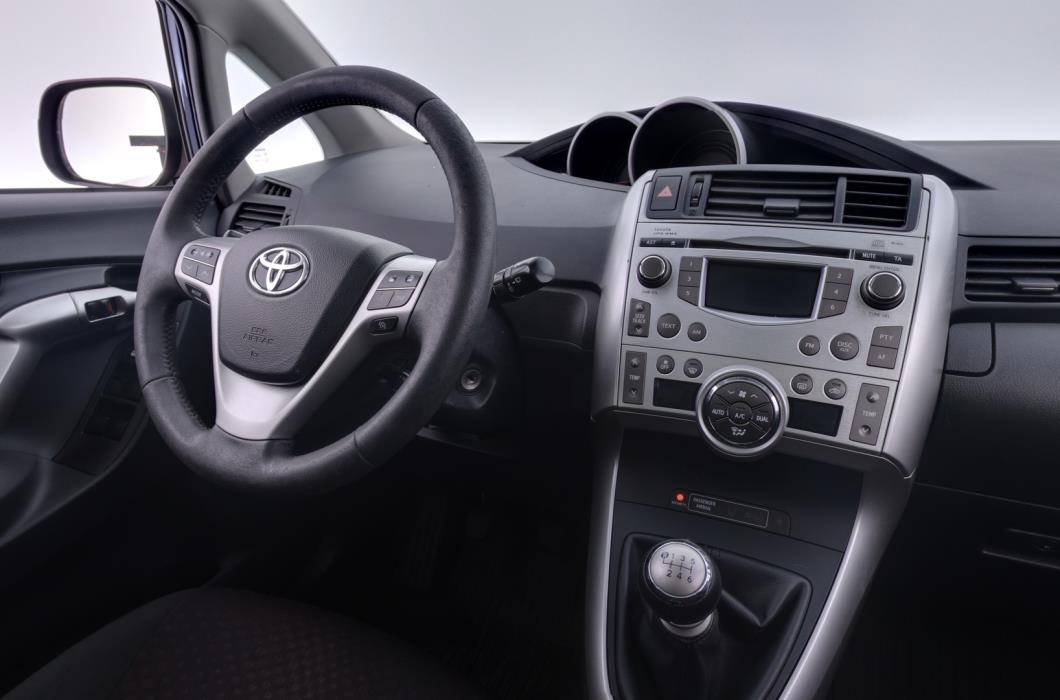 TOYOTA Verso 2011