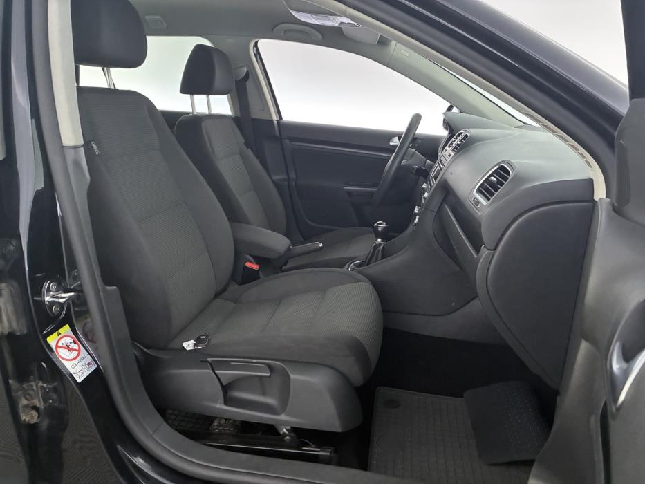 VOLKSWAGEN Golf 2010