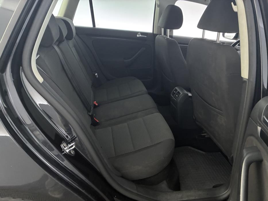 VOLKSWAGEN Golf 2010