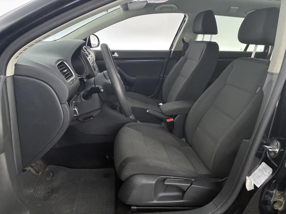 VOLKSWAGEN Golf 2010