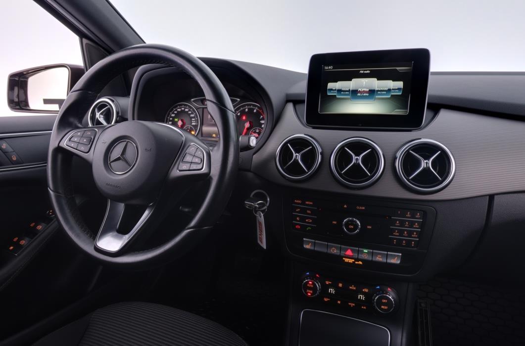 MERCEDES-BENZ B 2016
