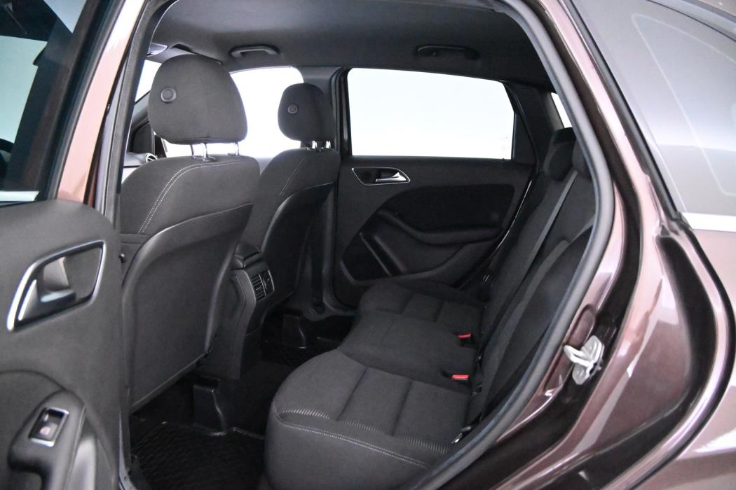 MERCEDES-BENZ B 2016