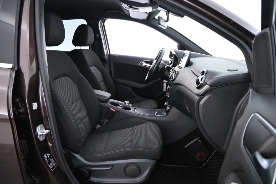 MERCEDES-BENZ B 2016