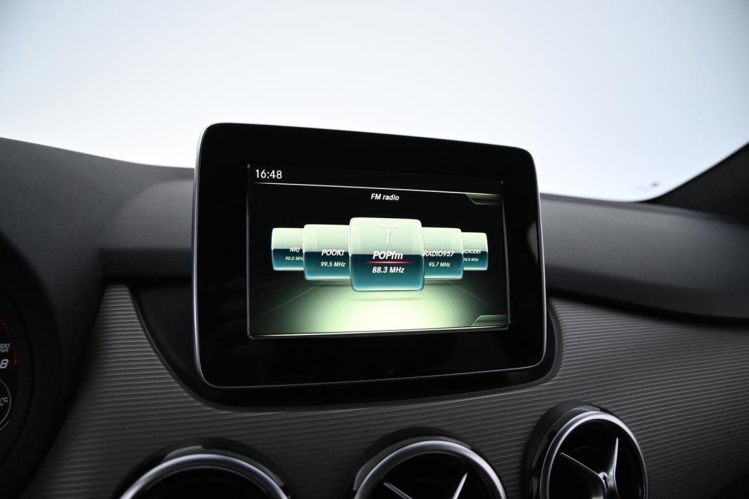 MERCEDES-BENZ B 2016