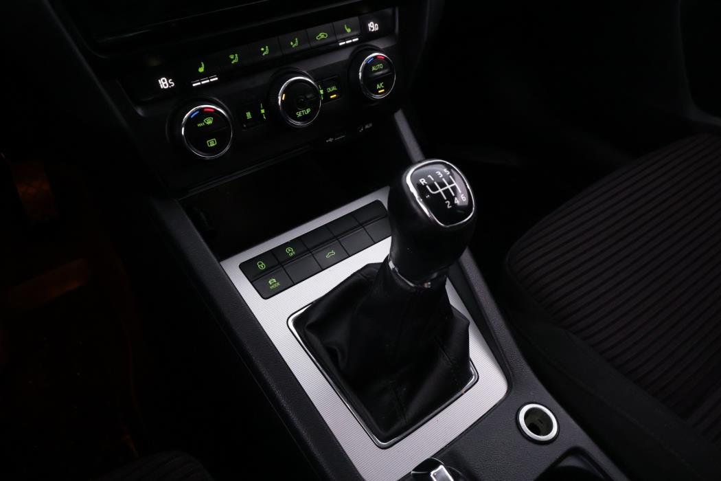 SKODA Octavia 2014