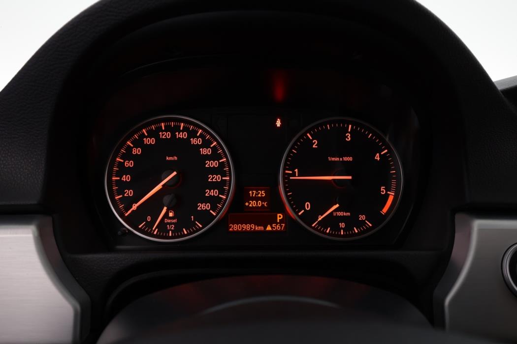 BMW 320 2011