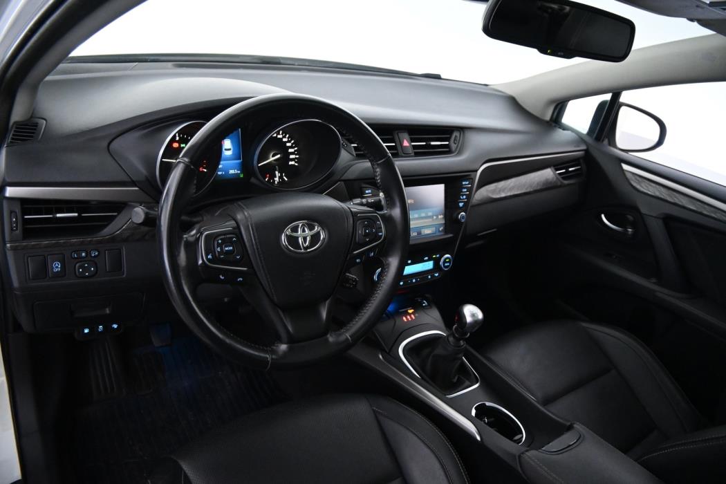 TOYOTA Avensis 2016