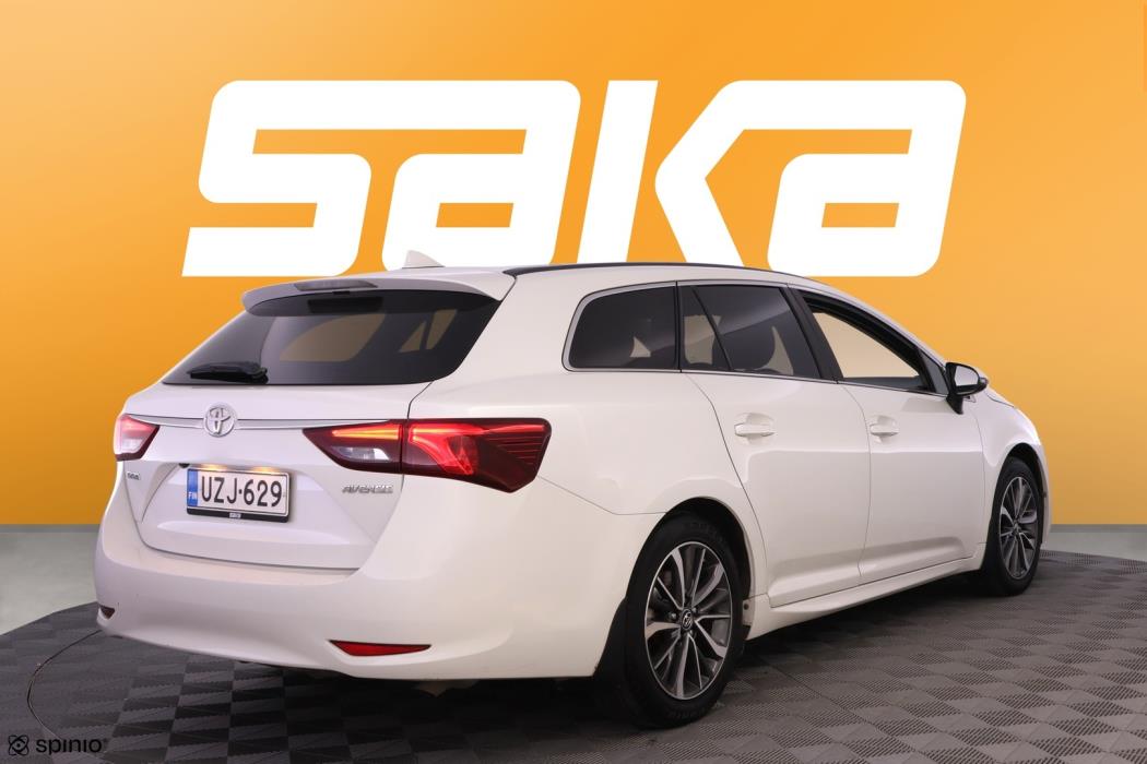 TOYOTA Avensis 2016