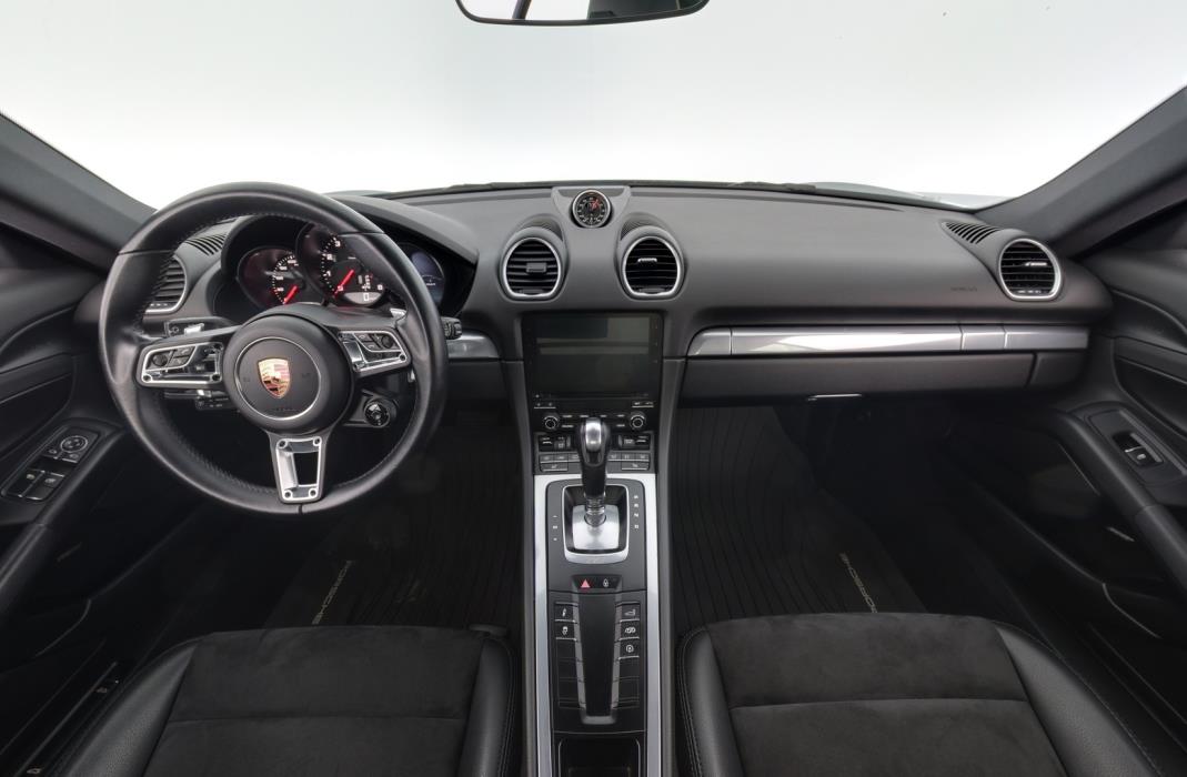 PORSCHE 718 2018