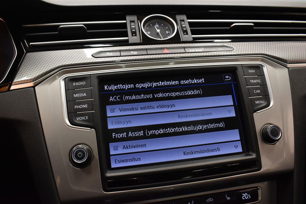 VOLKSWAGEN Passat 2017