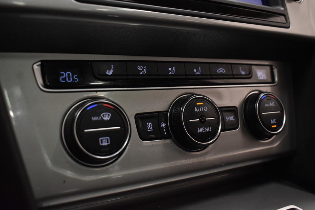 VOLKSWAGEN Passat 2017