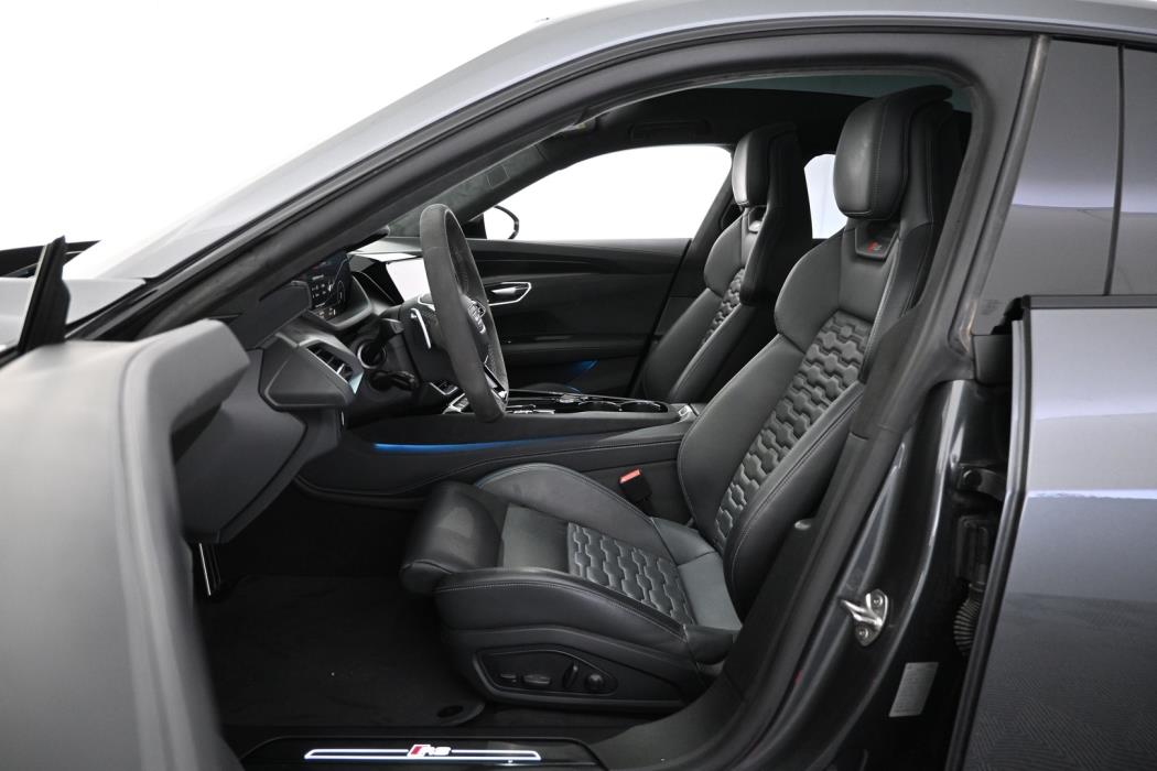 AUDI E-TRON GT RS 2023