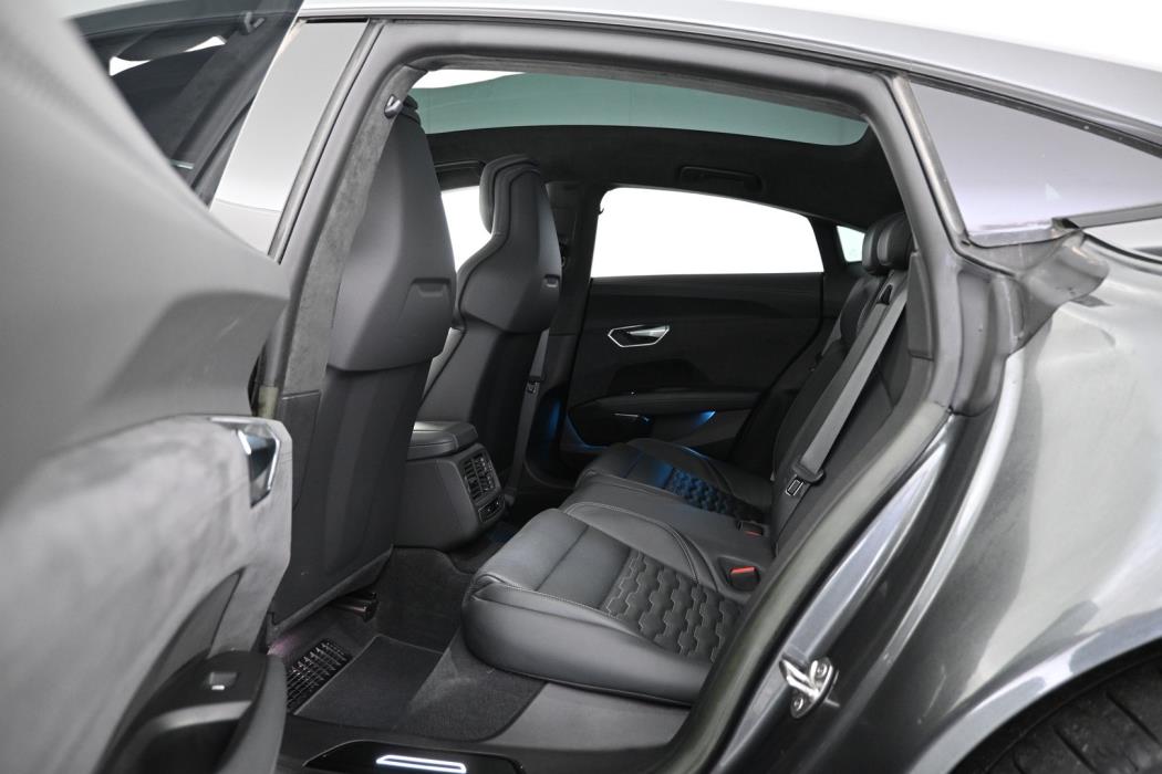 AUDI E-TRON GT RS 2023