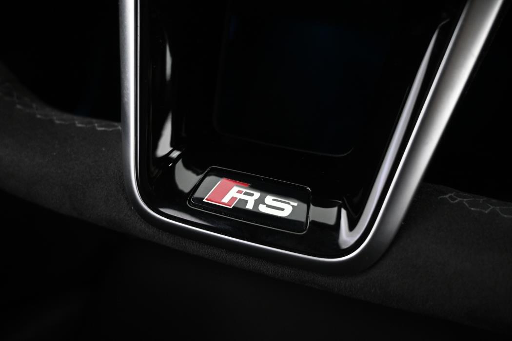 AUDI E-TRON GT RS 2023