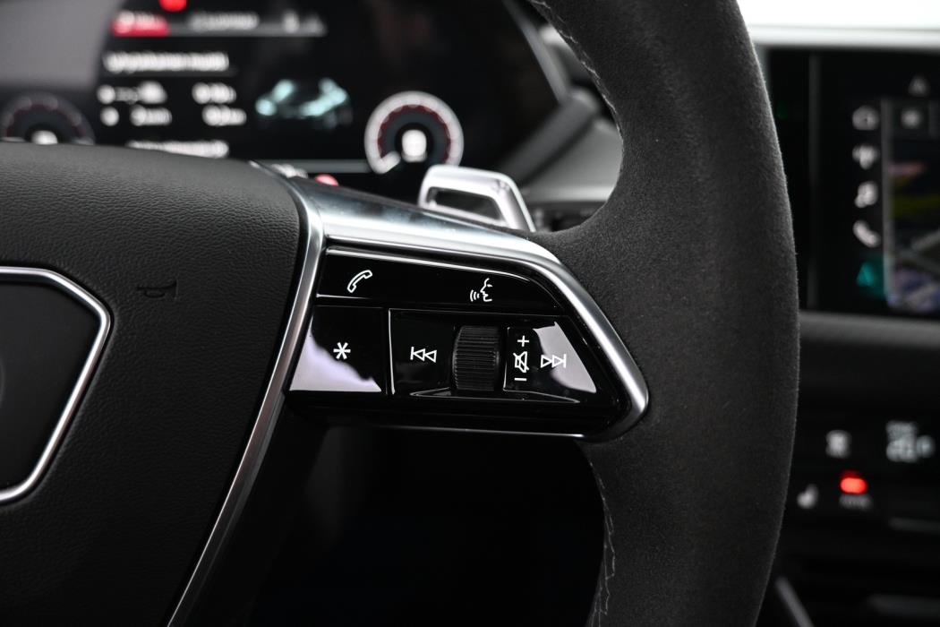 AUDI E-TRON GT RS 2023