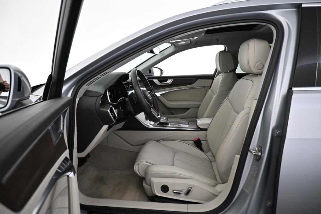 AUDI A6 2025