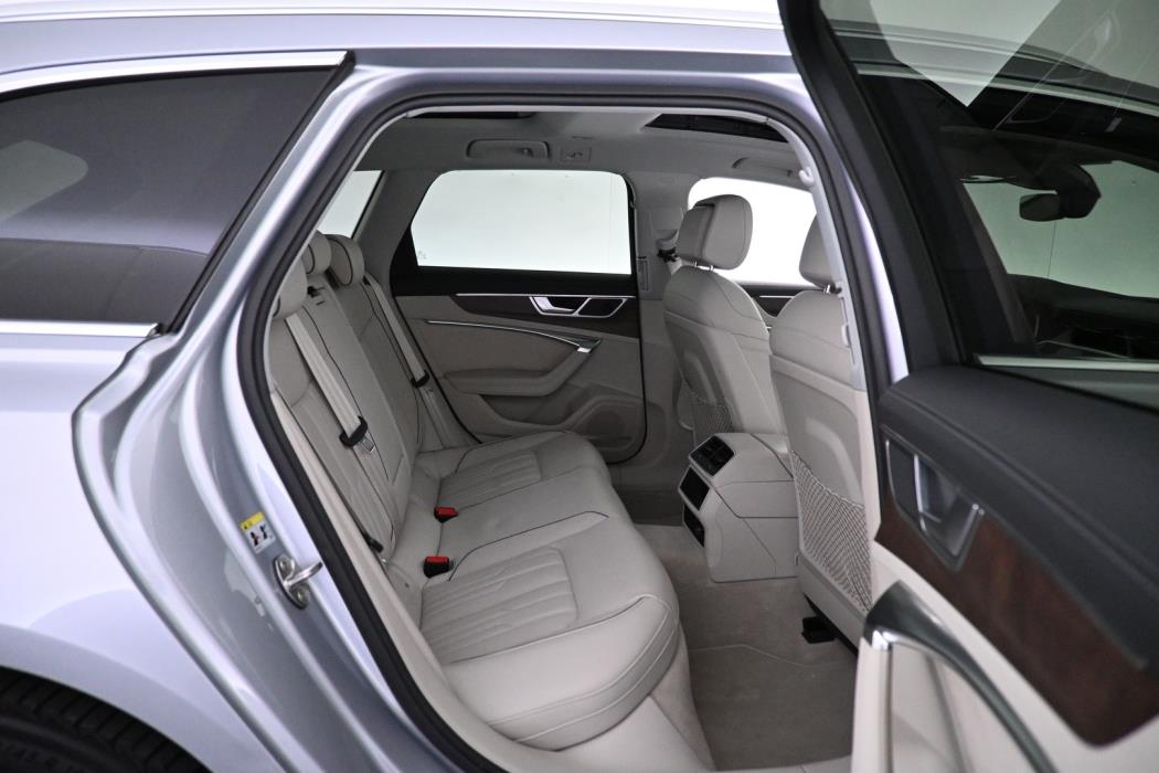 AUDI A6 2025