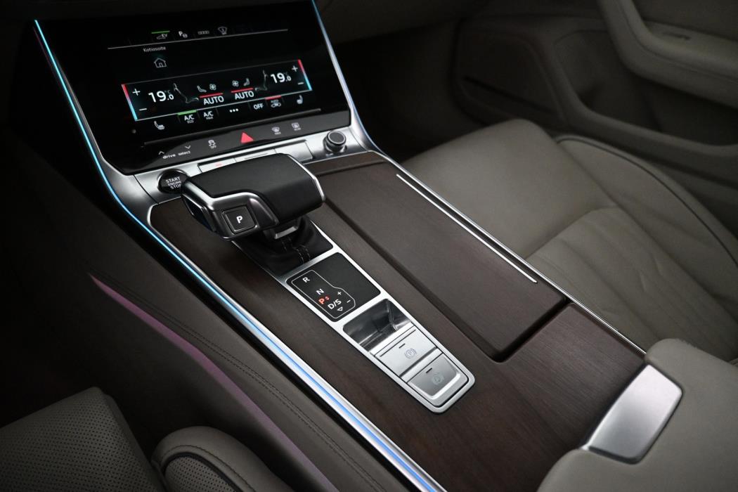 AUDI A6 2025