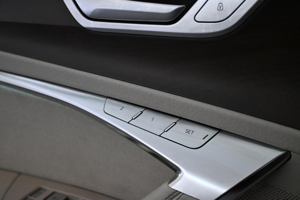 AUDI A6 2025