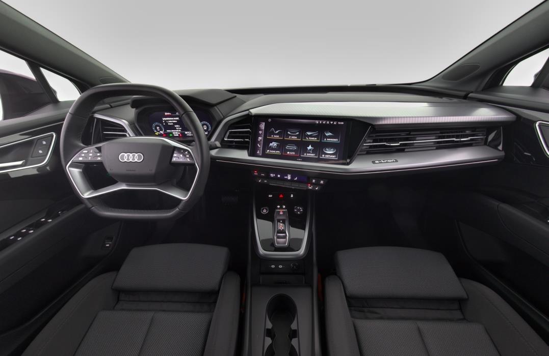 AUDI Q4 e-tron 2025