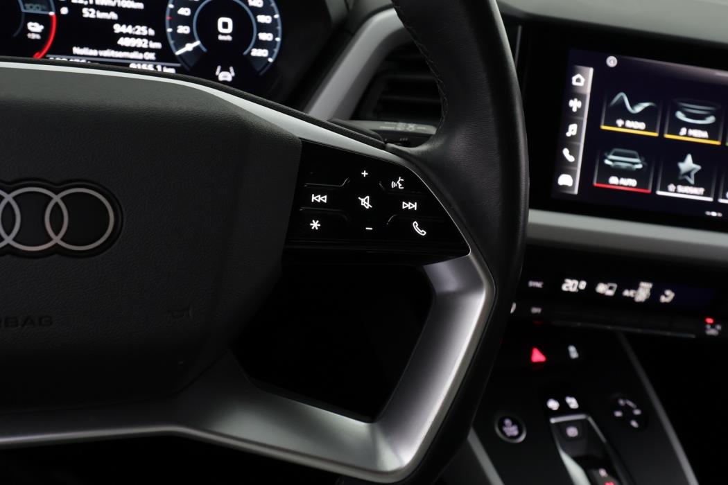 AUDI Q4 e-tron 2022