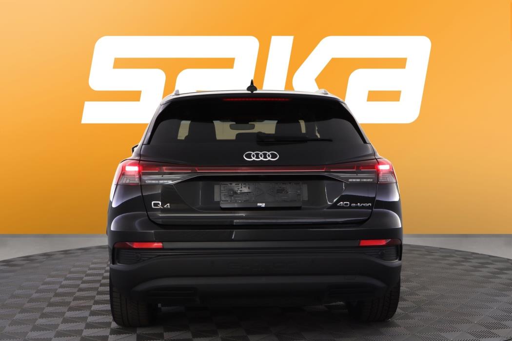 AUDI Q4 e-tron 2022