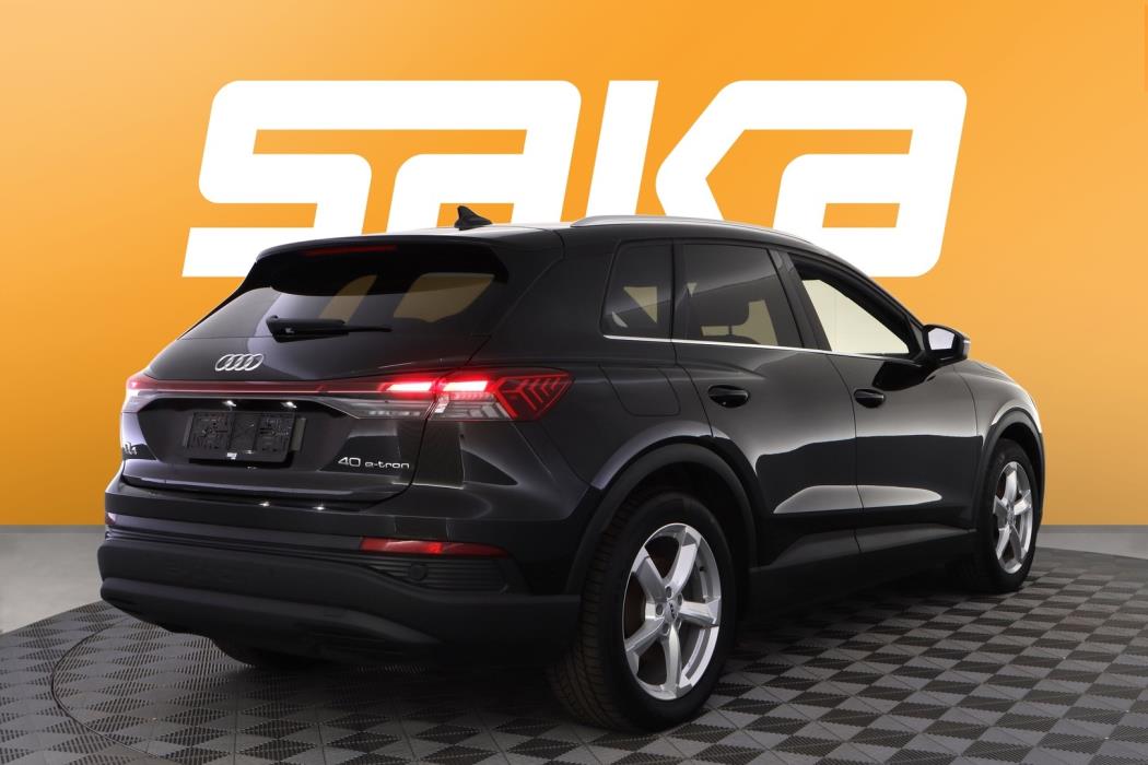 AUDI Q4 e-tron 2022