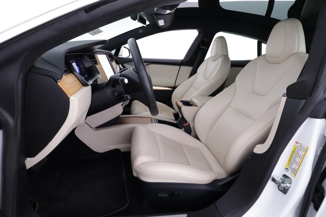 TESLA Model S 2021