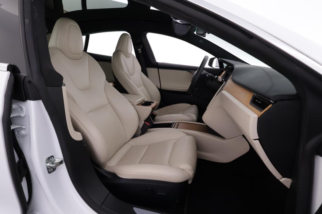 TESLA Model S 2021