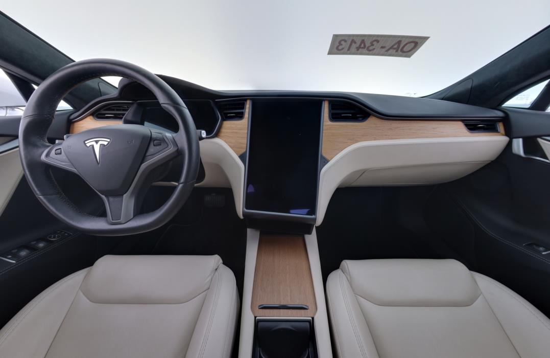 TESLA Model S 2021