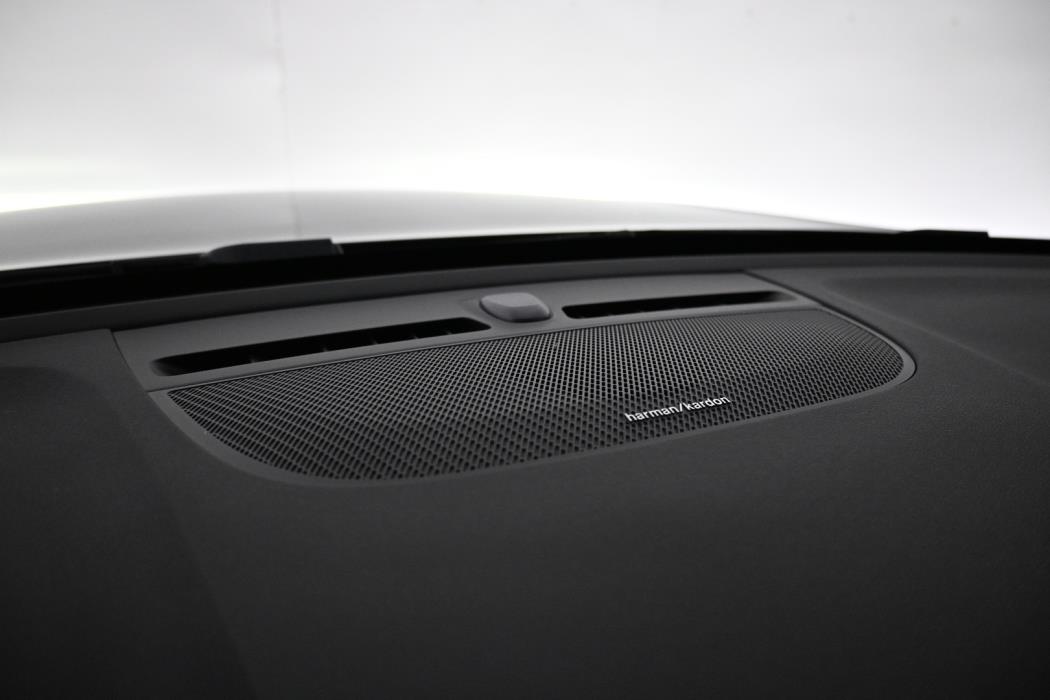 VOLVO C40 2023