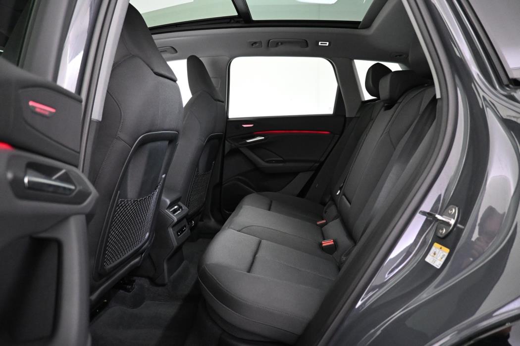 AUDI Q6 e-tron 2025