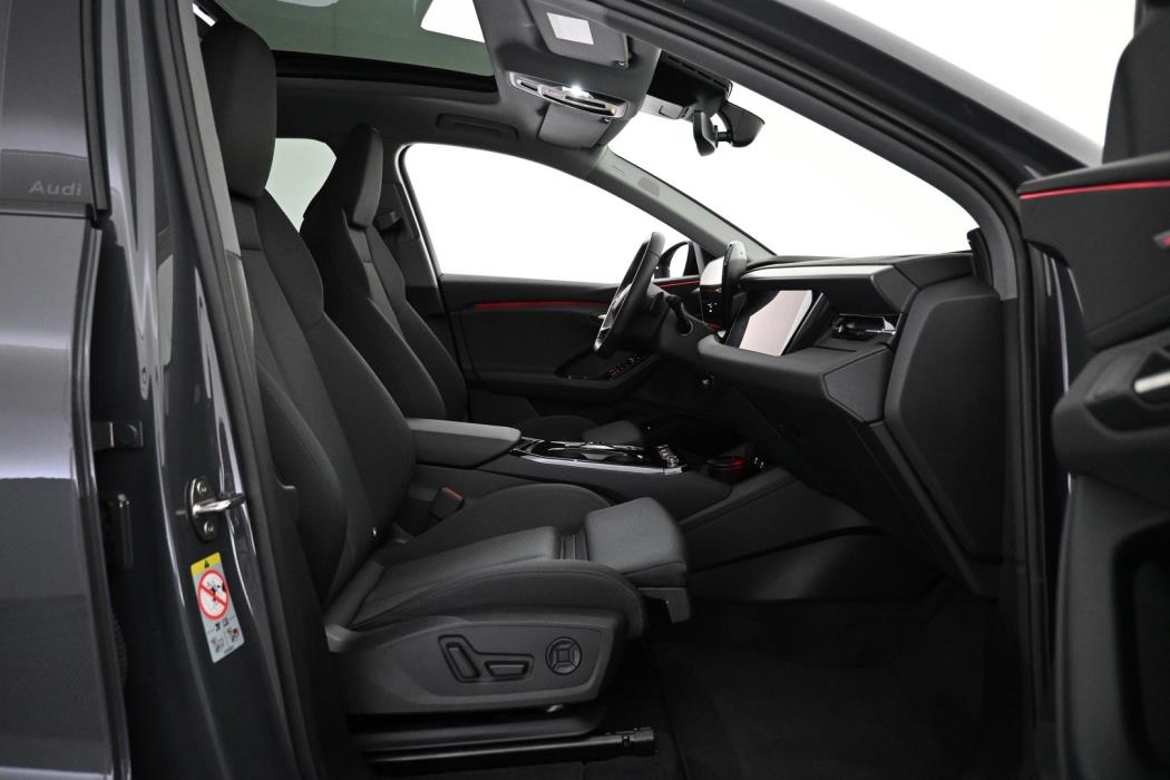 AUDI Q6 e-tron 2025