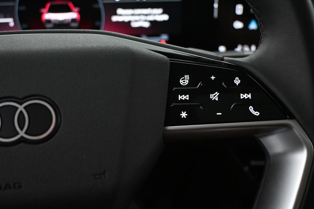 AUDI Q6 e-tron 2025