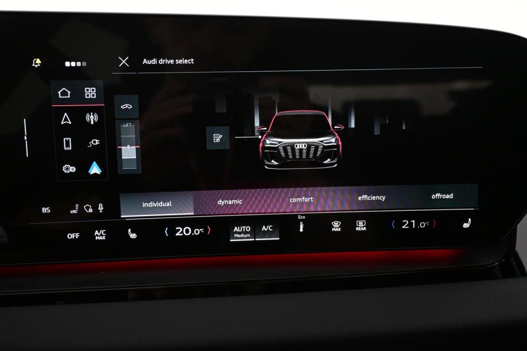 AUDI Q6 e-tron 2025