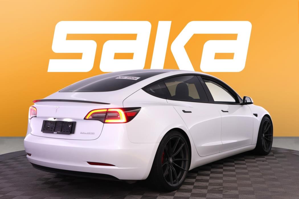 TESLA Model 3 2023
