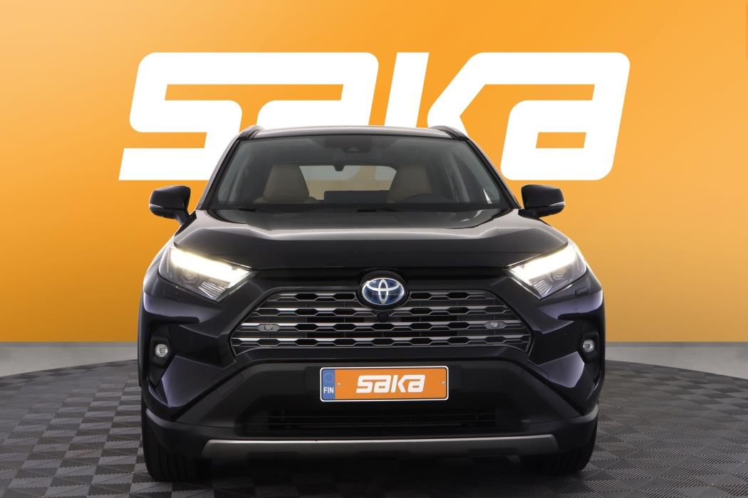 TOYOTA RAV4 2025