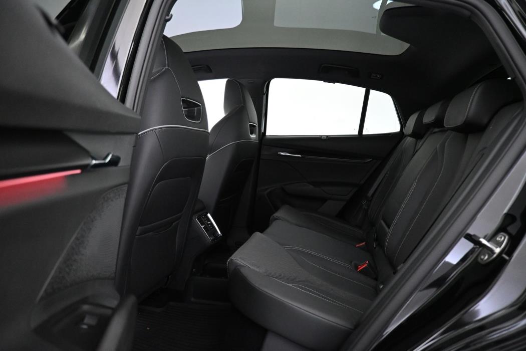 SKODA Enyaq 2023