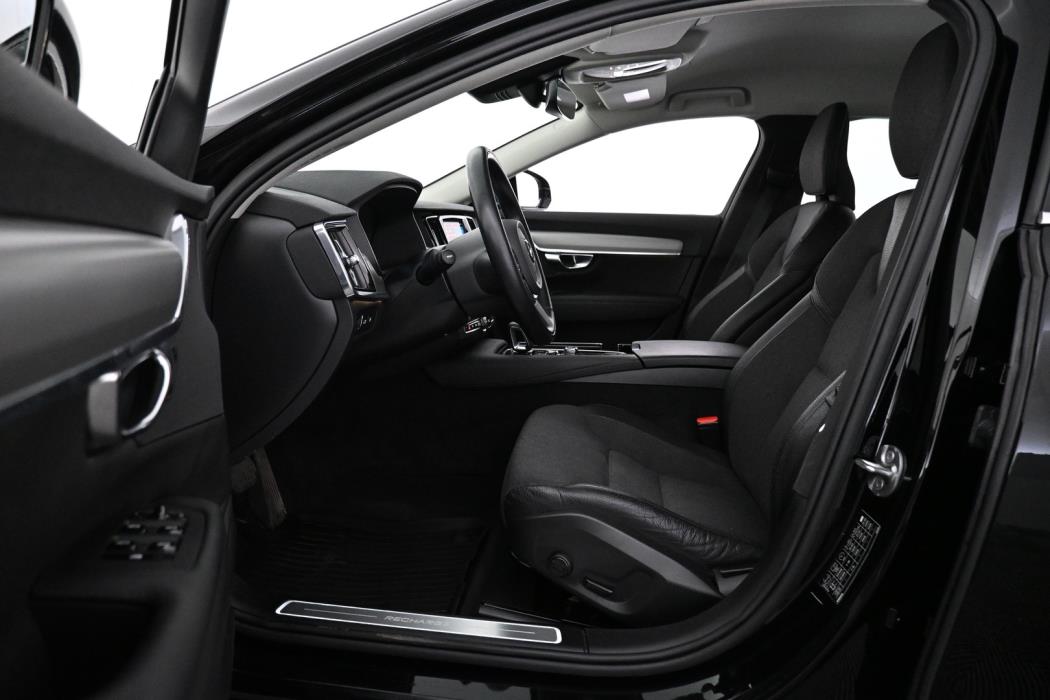 VOLVO V90 2022