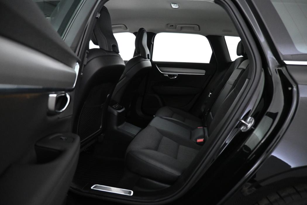 VOLVO V90 2022