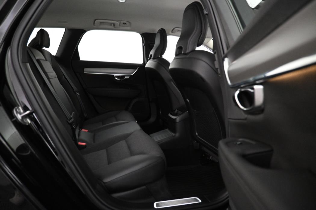 VOLVO V90 2022