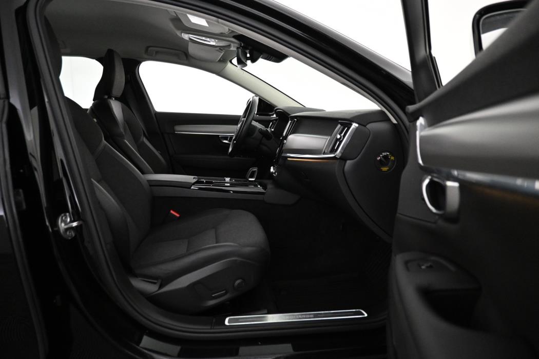 VOLVO V90 2022